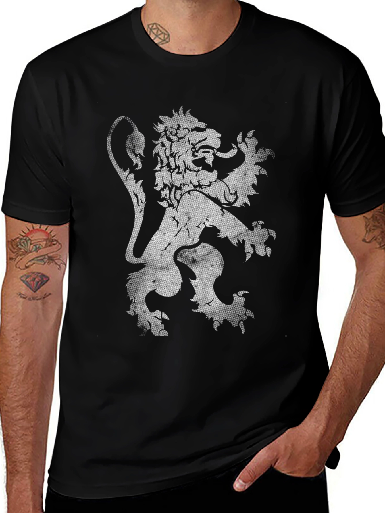 Lion Rampant Graphic Print Tee - Black