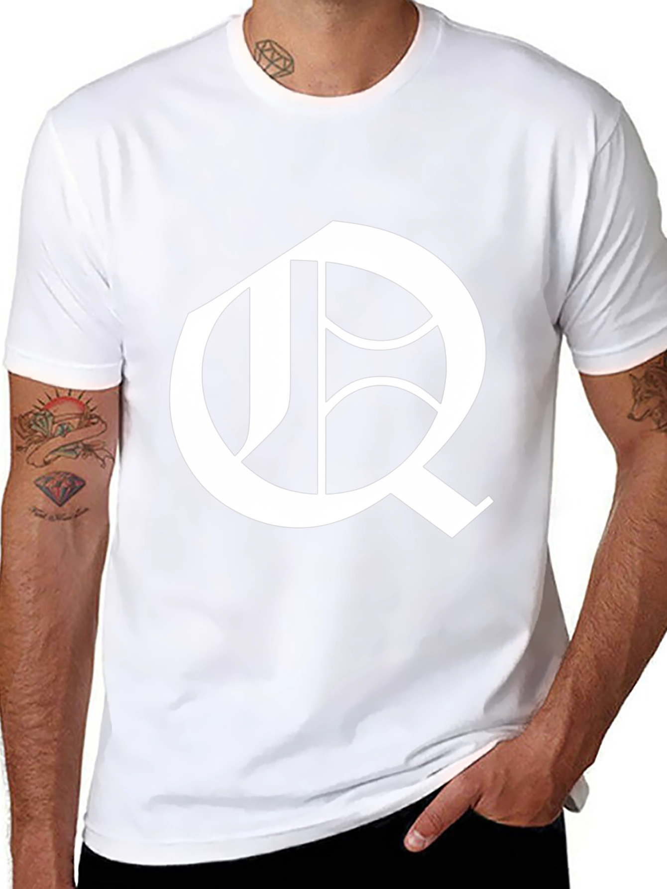 Q Letter Graphic T-Shirt