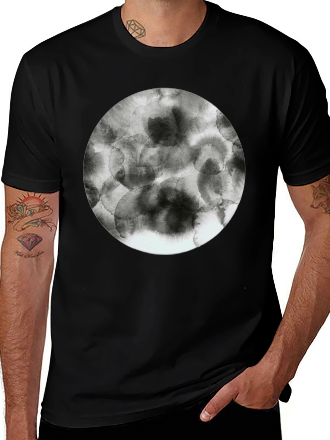 Abstract Circle Graphic Tee - Modern Style